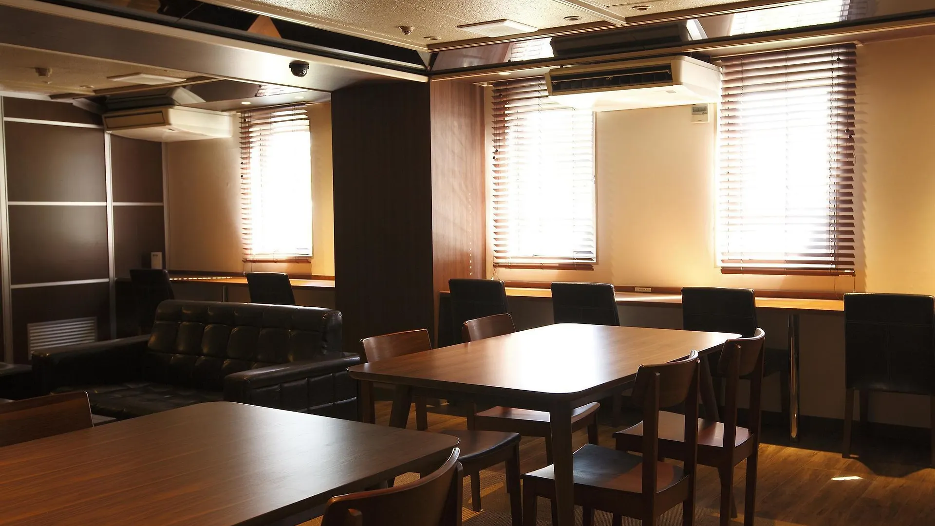 Shinjuku Kuyakusho-Mae Capsule Hotel Tokyo