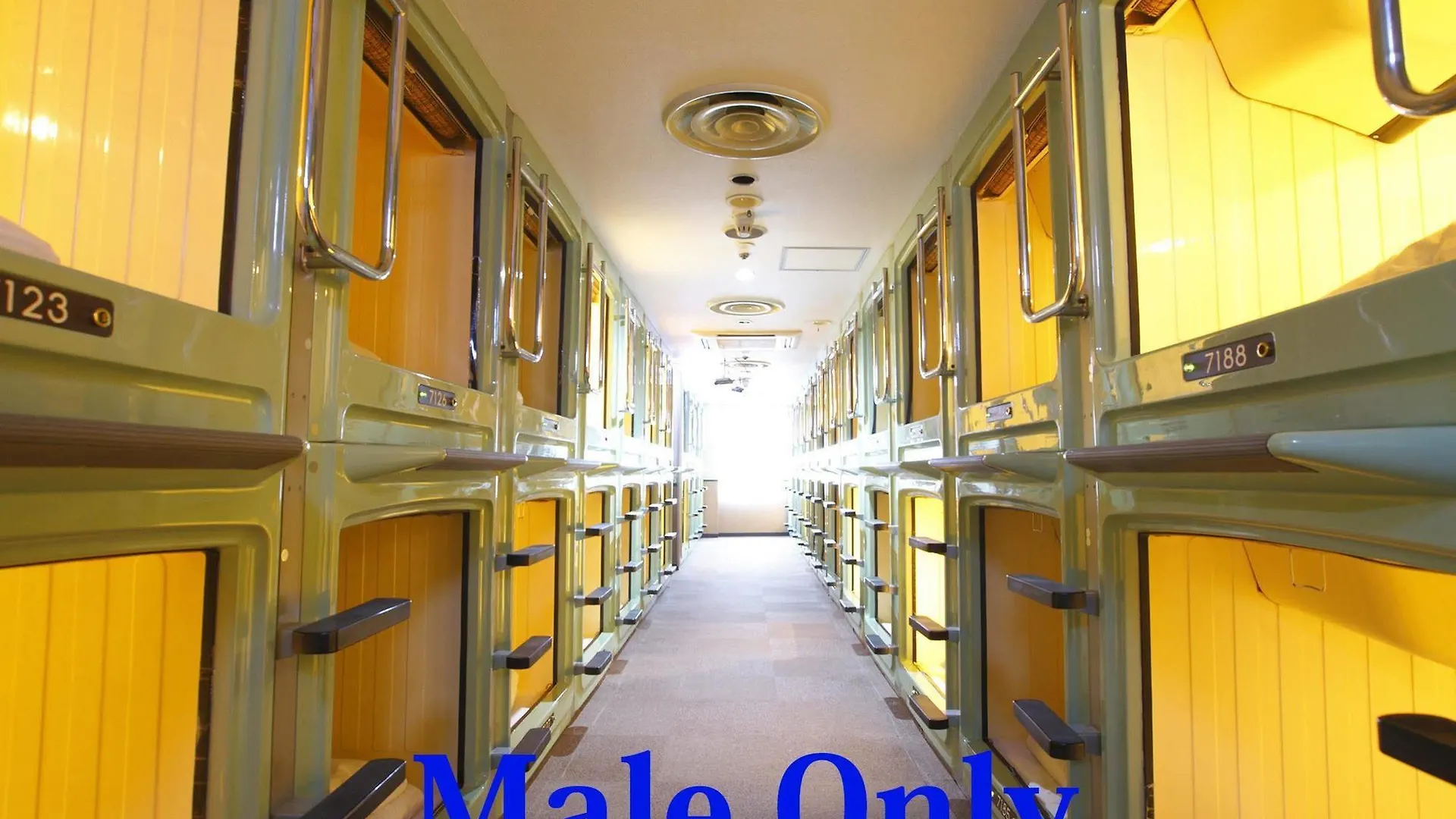 Shinjuku Kuyakusho-Mae Capsule Hotel Tokyo