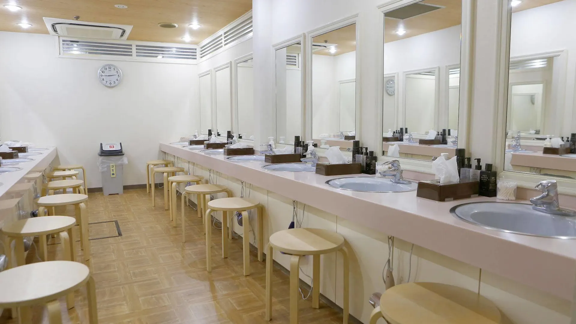 Shinjuku Kuyakusho-Mae Capsule Hotel Tokyo Japan